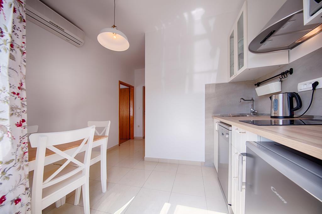 Apartments Zambarlin 코미자 외부 사진