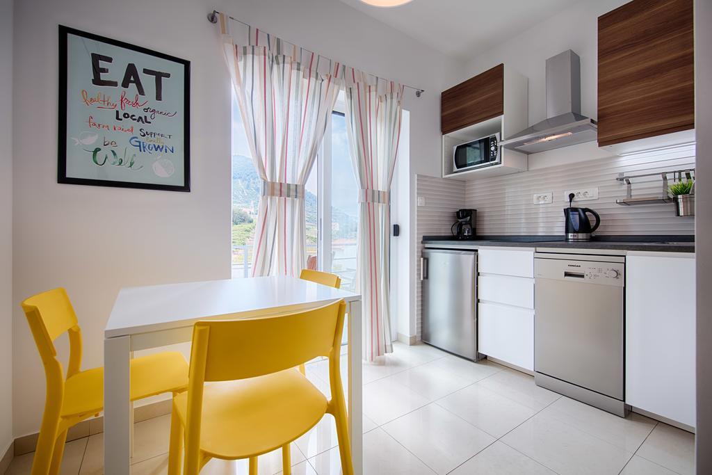 Apartments Zambarlin 코미자 외부 사진