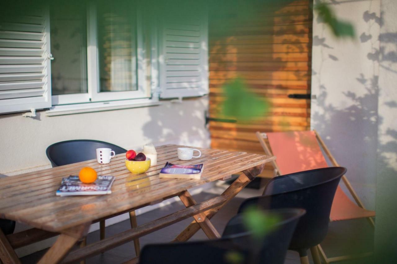 Apartments Zambarlin 코미자 외부 사진