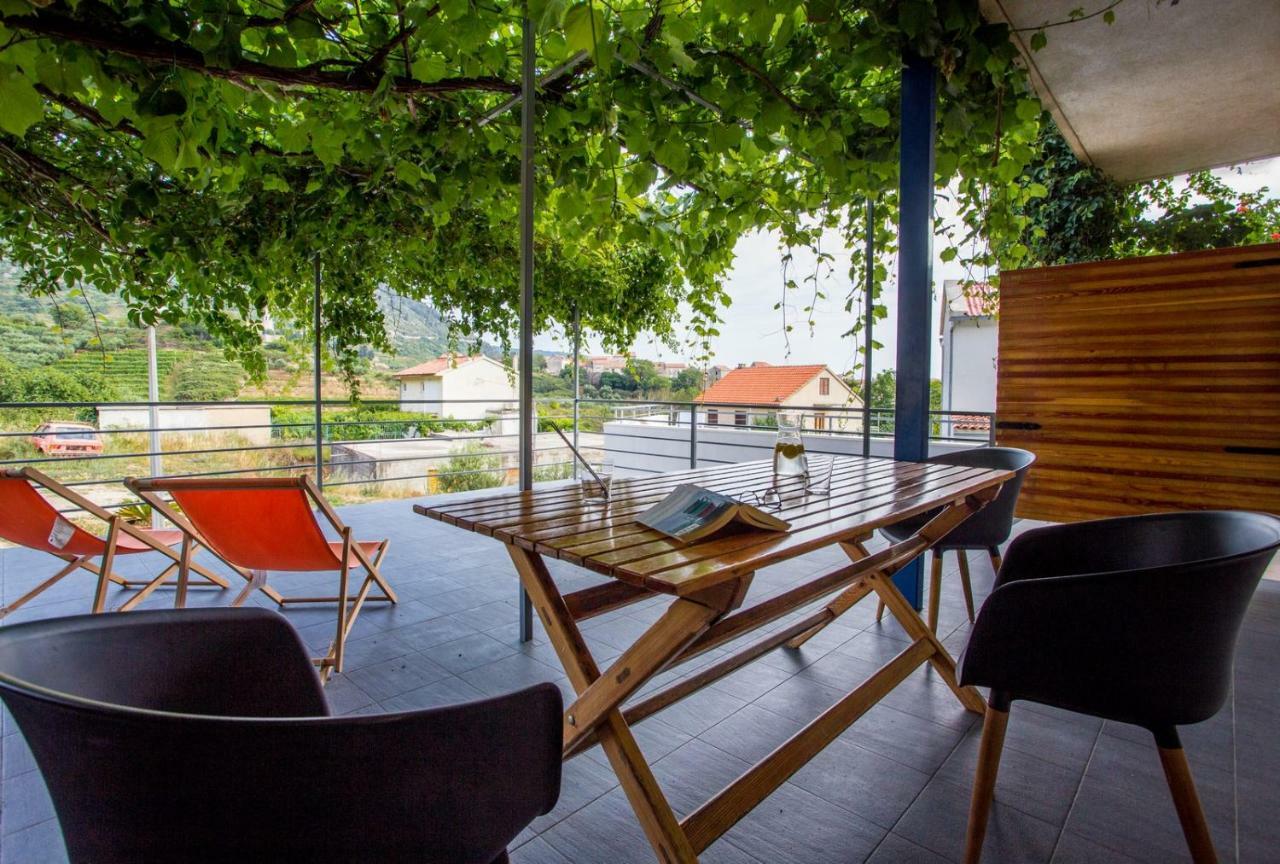 Apartments Zambarlin 코미자 외부 사진