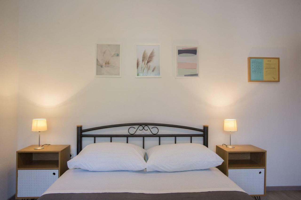 Apartments Zambarlin 코미자 외부 사진