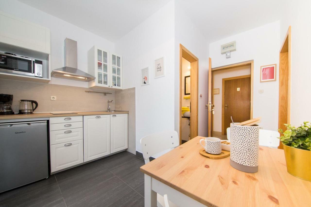 Apartments Zambarlin 코미자 외부 사진