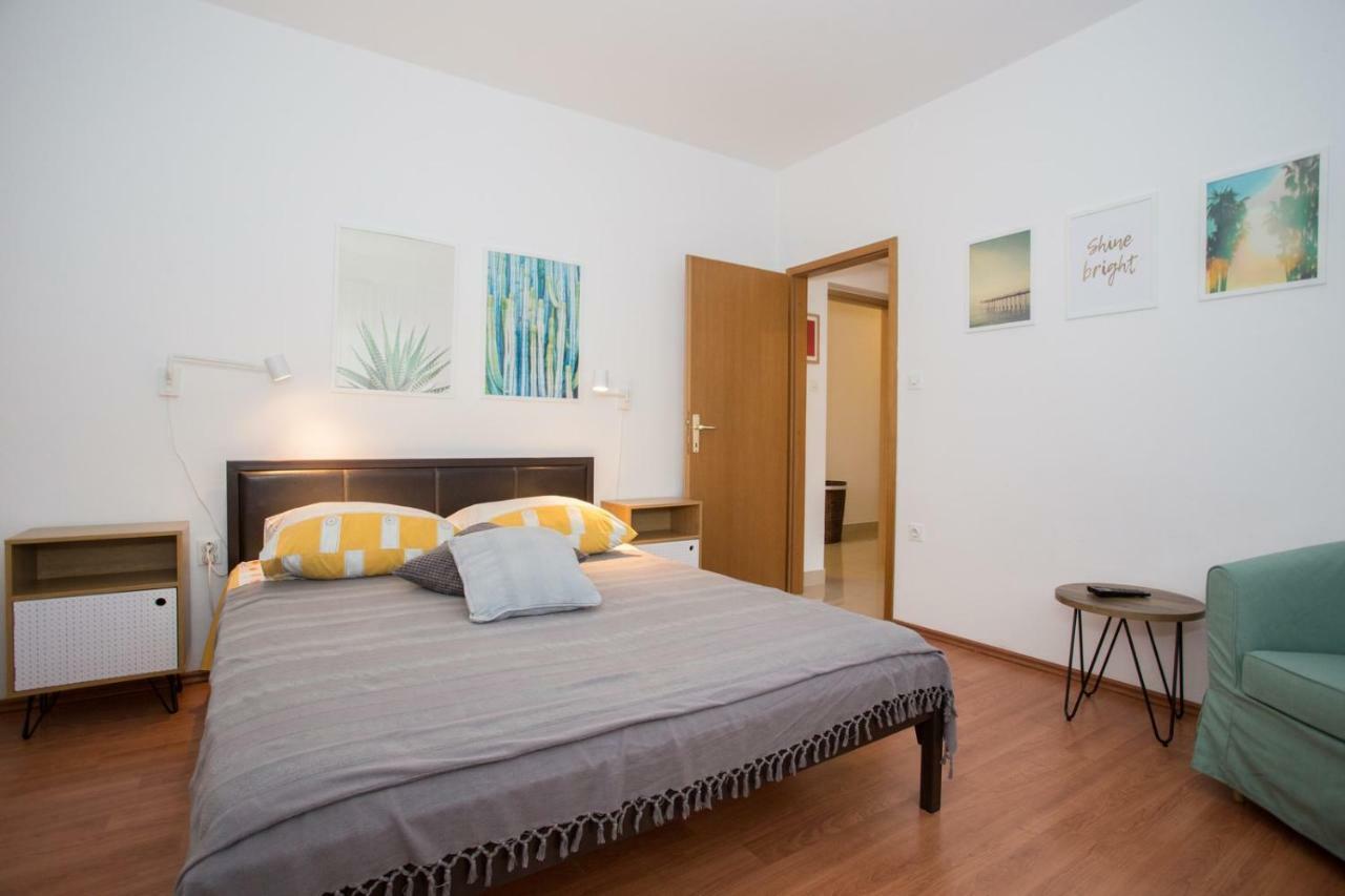 Apartments Zambarlin 코미자 외부 사진