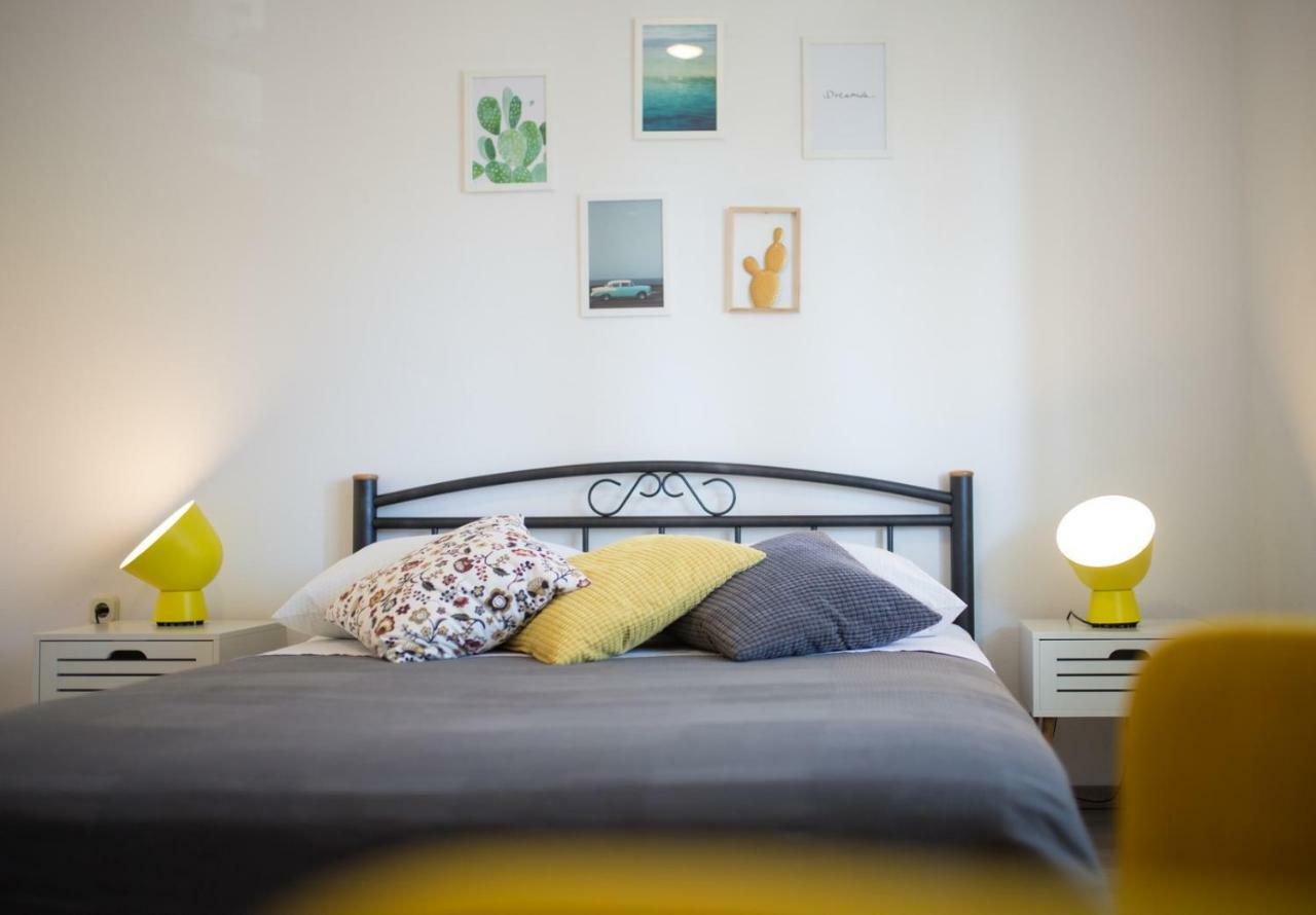 Apartments Zambarlin 코미자 외부 사진